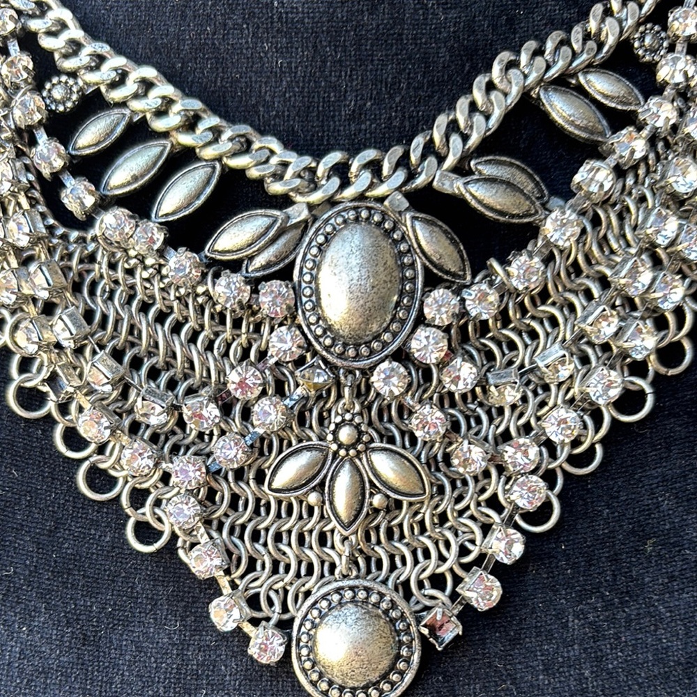 Elegant Silver Statement Necklace. EUC - Picture 2 of 4